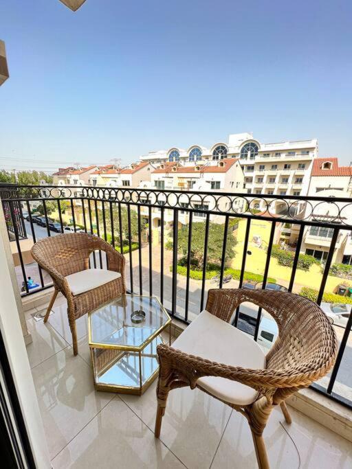 Cozy Corner Apartment Dubai